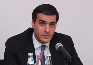 Арман Татоян.