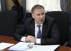 Владимир Никитин на заседании комитета областной Думы.